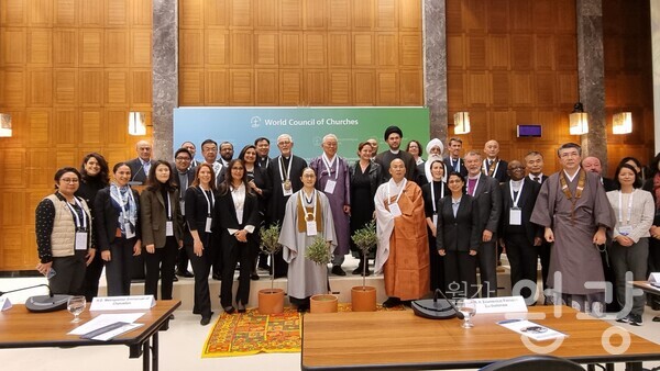 스위스 제네바에서 열린 글로벌 난민포럼에 참석한 종교인들